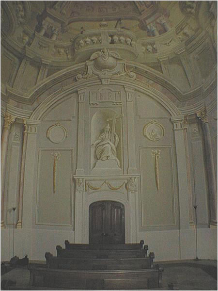 Freskov vzdobu stien a kupoly kaplnky vytvoril maliar Jozef von Pichler z Viedne pred rokom 1770.