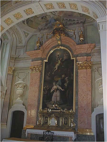 Dnen oltr z umelho mramoru vznikol a okolo roku 1780.