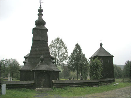 Drevený kostolík v Ladomírovej