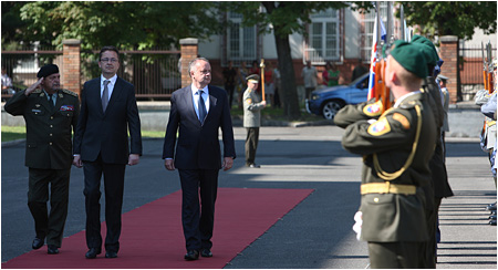 Prezident Andrej Kiska navtvil Ministerstvo obrany SR