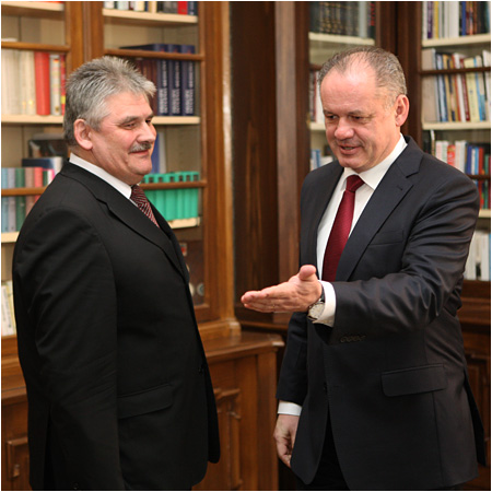 Prezident Kiska hovoril s ministrom Richterom o II. pilieri a plnoch rezortu 