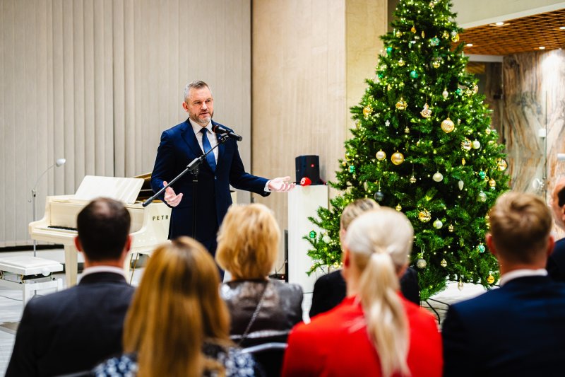 Prezident SR: Pevne verím, že sa zajtra budem môcť podeliť s myšlienkami od Svätého otca nielen s ľuďmi na Slovensku, ale aj s našimi krajanmi, ktorí žijú a pôsobia vo všetkých kútoch sveta Prezident SR: Pevne verím, že sa zajtra budem môcť podeliť s myšlienkami od Svätého otca nielen s ľuďmi na Slovensku, ale aj s našimi krajanmi, ktorí žijú a pôsobia vo všetkých kútoch sveta