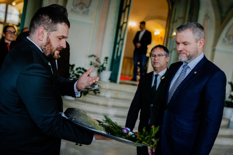 Prezident SR: Čerstvá ryba patrí na sviatočný stôl Prezident SR: Čerstvá ryba patrí na sviatočný stôl