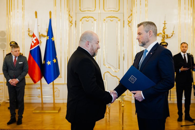 Prezident SR vymenoval R. Huliaka za nového ministra cestovného ruchu a športu