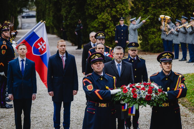 Prezident SR: Oslavy 80. výročia ukončenia druhej svetovej vojny si musíme na Slovensku uctiť dôstojne a pietne, tak ako sa patrí