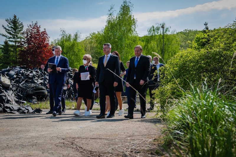 Prezident vyzýva na okamžité riešenie skládky Vlčie hory Prezident vyzýva na okamžité riešenie skládky Vlčie hory