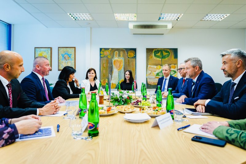 Prezident SR: Spoločnosť starne a starostlivosť o seniorov je zásadnou výzvou pre vládu aj samosprávu Prezident SR: Spoločnosť starne a starostlivosť o seniorov je zásadnou výzvou pre vládu aj samosprávu