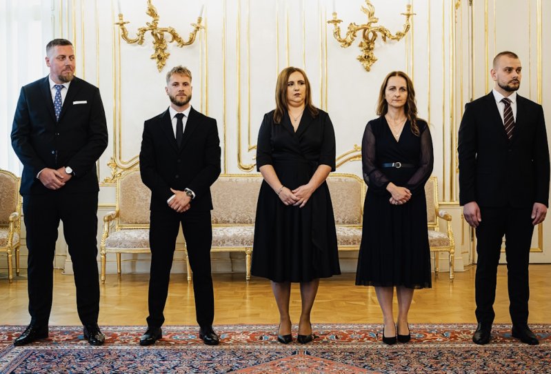Prezident SR vymenoval piatich nových sudcov, odsúdil útok na sudkyňu Prezident SR vymenoval piatich nových sudcov, odsúdil útok na sudkyňu