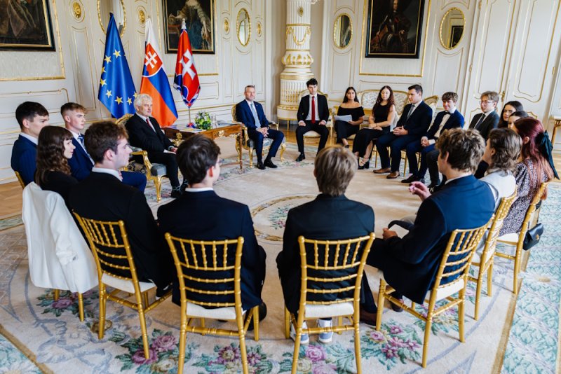 Prezident SR: Mladí ľudia nastavili slovenským politikom úprimné zrkadlo Prezident SR: Mladí ľudia nastavili slovenským politikom úprimné zrkadlo