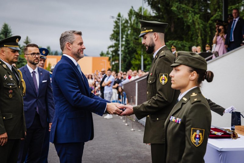 Prezident SR: Moderná armáda potrebuje profesionálov oddaných vlasti
