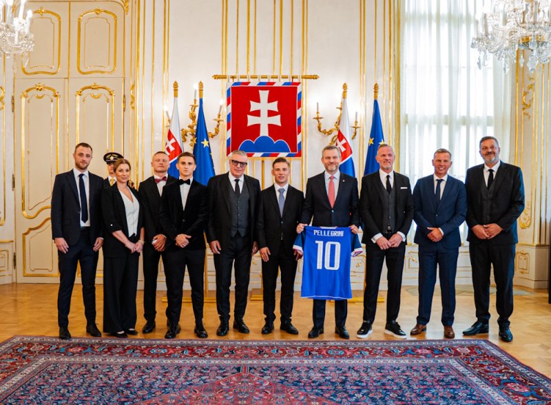Prezident SR vyzdvihol úspešnú organizáciu futbalových majstrovstiev Európy hráčov do 21 rokov Prezident SR vyzdvihol úspešnú organizáciu futbalových majstrovstiev Európy hráčov do 21 rokov