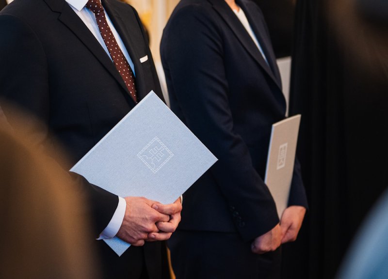 Prezident SR vymenoval dvanásť nových sudcov Prezident SR vymenoval dvanásť nových sudcov