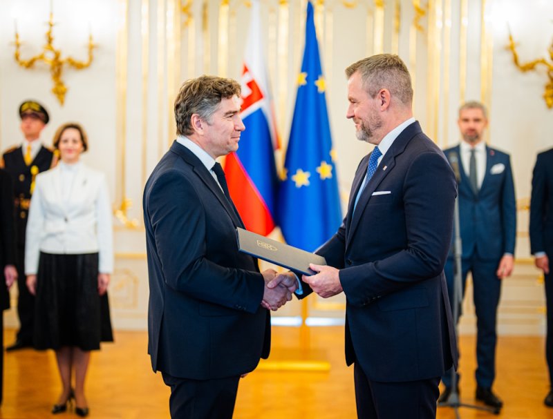 Prezident SR odovzdal poverovacie listiny šiestim novým  veľvyslancom