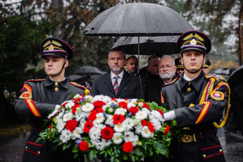Prezident SR: Sloboda, nádej, zmierenie a dialóg sú hodnoty, ktoré musia zostať základom našej spoločnosti Prezident SR: Sloboda, nádej, zmierenie a dialóg sú hodnoty, ktoré musia zostať základom našej spoločnosti