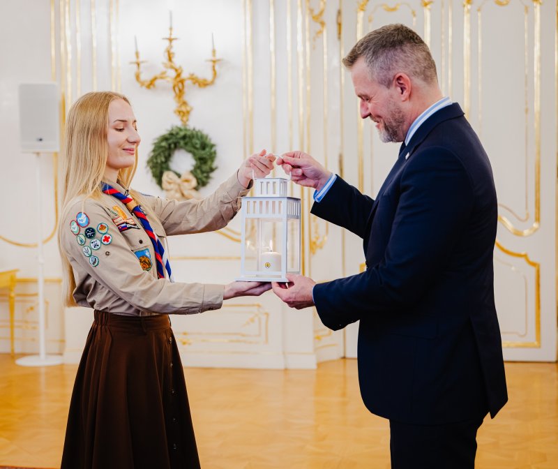 Betlehemské svetlo opäť rozžiarilo Prezidentský palác
