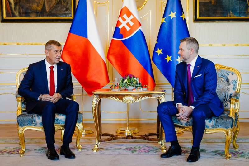 Prezident SR prijal predsedu českej vlády na nástupnej návšteve