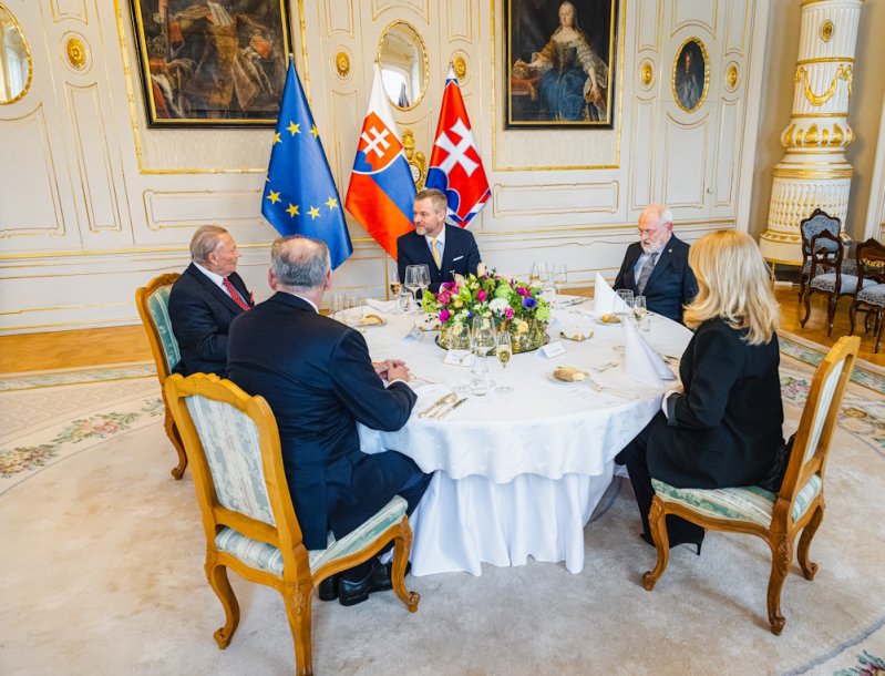 Prezident SR: Dnešný obed a diskusia s prezidentmi je ukážkou pre našu politickú scénu