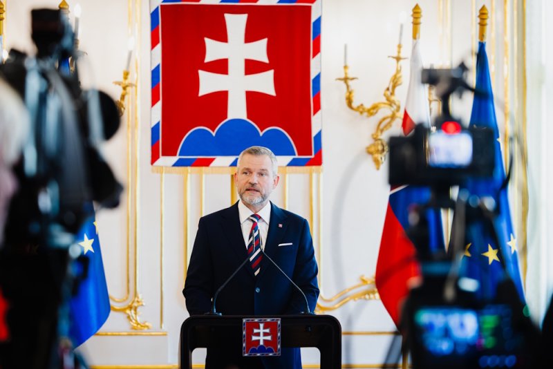 Prezident SR vyhlásil referendum s dvoma otázkami na 4. júla