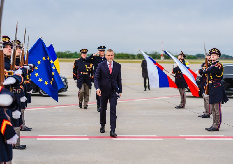 Prezident SR  cestuje na samit Bukureštskej deviatky do Rumunska