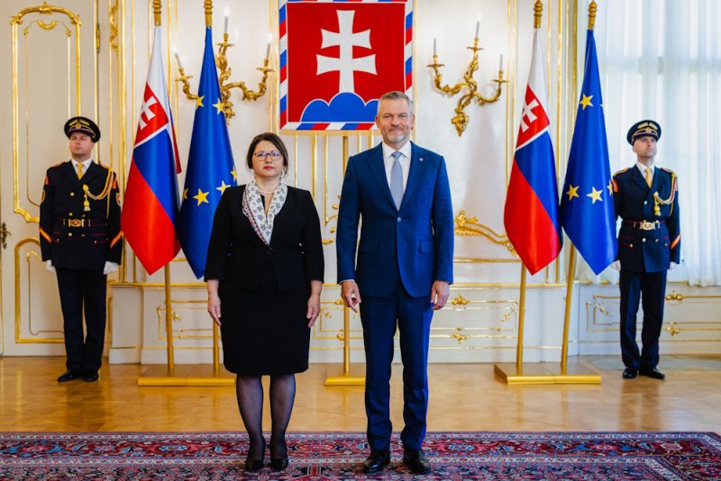 Štyria noví veľvyslanci odovzdali prezidentovi SR poverovacie listiny
