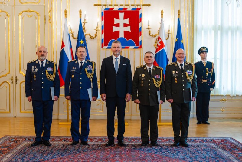Prezident SR odovzdal dekréty novým generálom Ozbrojených síl SR