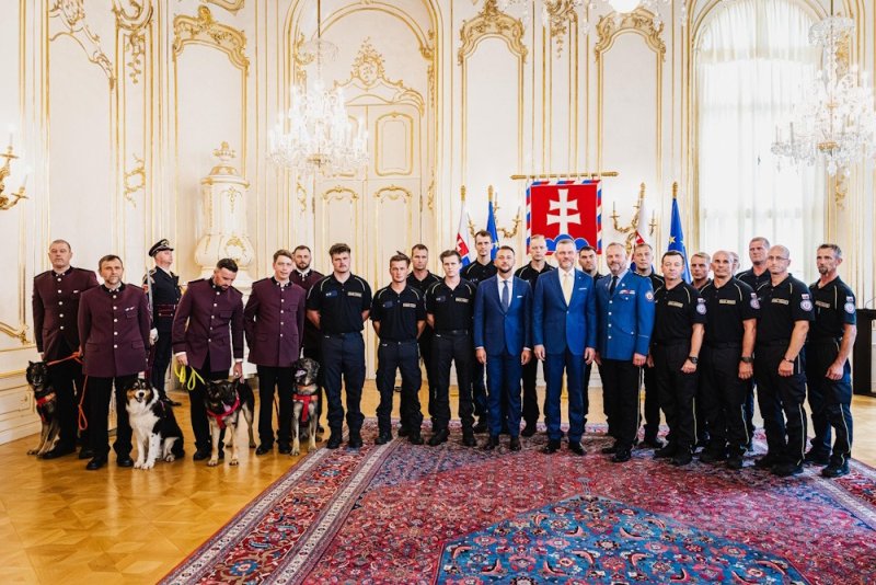 Prezident SR po návrate slovenských záchranárov z Venezuely: Slovenský tím ukázal silu solidarity