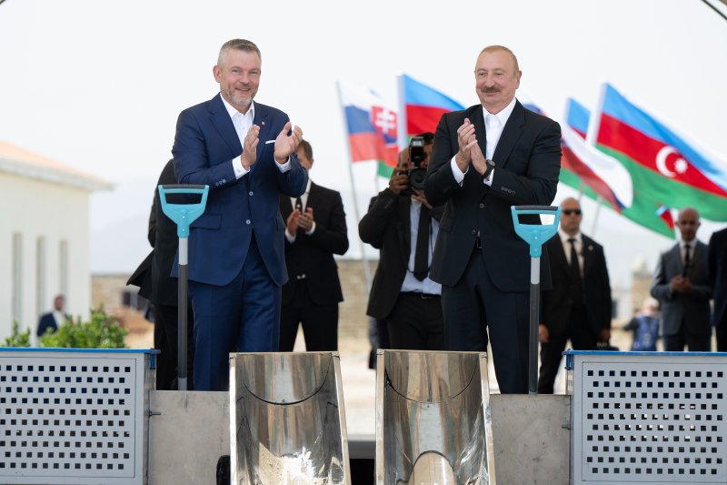 Prezident SR položil základný kameň novej školy v Azerbajdžane pomenovanej po generálovi Štefánikovi