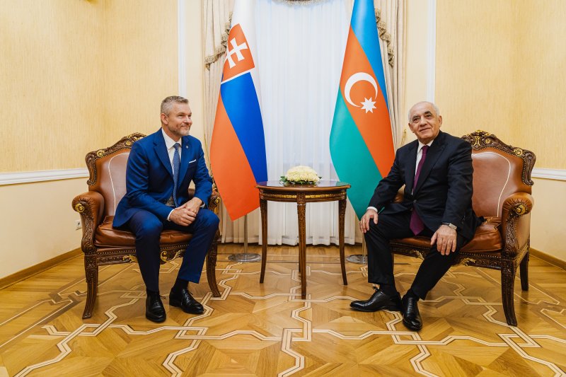 Prezident SR pokračoval v Baku rokovaniami s predsedom vlády a predsedníčkou parlamentu