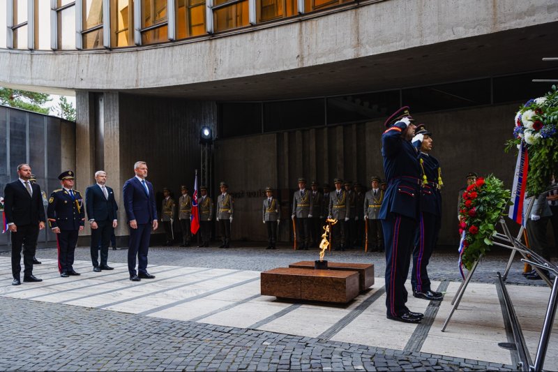 Prezident SR: Slovenské národné povstanie je nespochybniteľným historickým a hodnotovým prameňom našej štátnosti Prezident SR: Slovenské národné povstanie je nespochybniteľným historickým a hodnotovým prameňom našej štátnosti