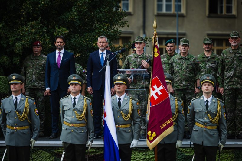 Prezident SR: Slovensko sa nemusí báť o svoju budúcnosť, má mladých ľudí pripravených slúžiť vlasti Prezident SR: Slovensko sa nemusí báť o svoju budúcnosť, má mladých ľudí pripravených slúžiť vlasti
