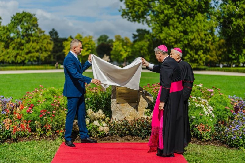 Prezident SR: Slová Svätého Otca Františka mali vždy veľkú hĺbku, veľkú silu a bol morálnou autoritou Prezident SR: Slová Svätého Otca Františka mali vždy veľkú hĺbku, veľkú silu a bol morálnou autoritou