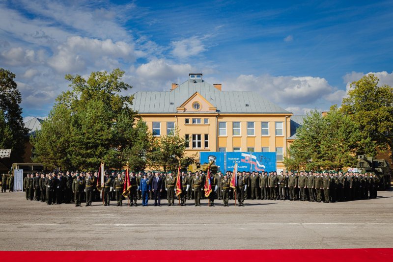 Prezident SR: Vzťah medzi vojenskými profesionálmi a verejnosťou sa stáva kľúčovým partnerstvom Prezident SR: Vzťah medzi vojenskými profesionálmi a verejnosťou sa stáva kľúčovým partnerstvom