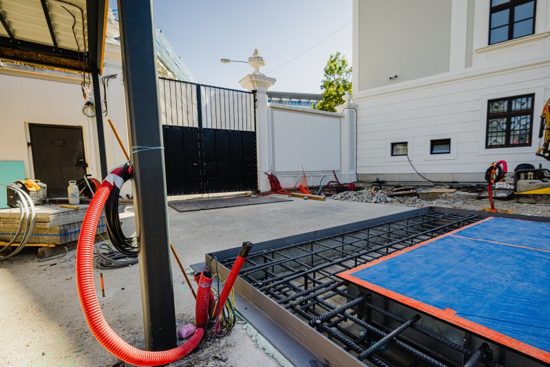 Projekt modernizácie bezpečnostných opatrení na zadnom nádvorí Prezidentského paláca pokračuje podľa plánu