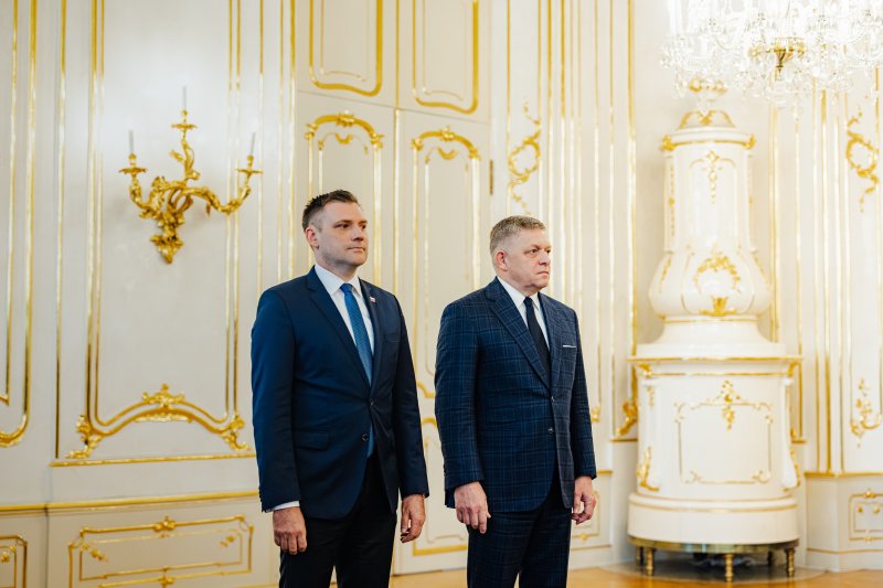 Prezident SR odvolal ministra životného prostredia a poveril predsedu vlády dočasným riadením rezortu Prezident SR odvolal ministra životného prostredia a poveril predsedu vlády dočasným riadením rezortu
