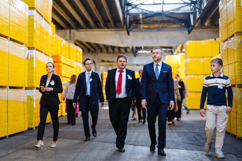 Prezident SR v Polomke ocenil investície do zelených technológií aj ochranu životného prostredia Prezident SR v Polomke ocenil investície do zelených technológií aj ochranu životného prostredia