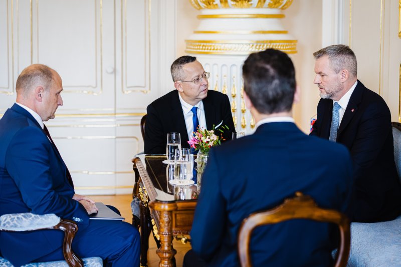 Prezident SR sa informoval o dôvodoch zmeny zákona o rozpočtových pravidlách Prezident SR sa informoval o dôvodoch zmeny zákona o rozpočtových pravidlách