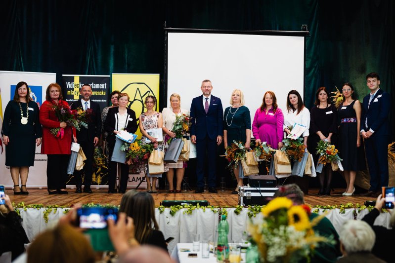 Prezident SR vyzdvihol prínos vidieckych žien pre spoločnosť Prezident SR vyzdvihol prínos vidieckych žien pre spoločnosť