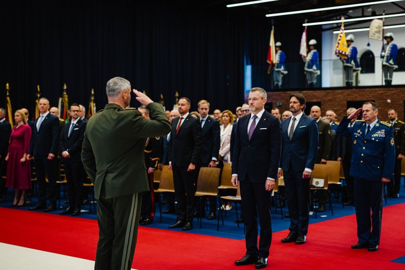 Prezident SR: Modernizácia ozbrojených síl musí ísť ruka v ruke s dostatkom dobre pripraveného personálu Prezident SR: Modernizácia ozbrojených síl musí ísť ruka v ruke s dostatkom dobre pripraveného personálu