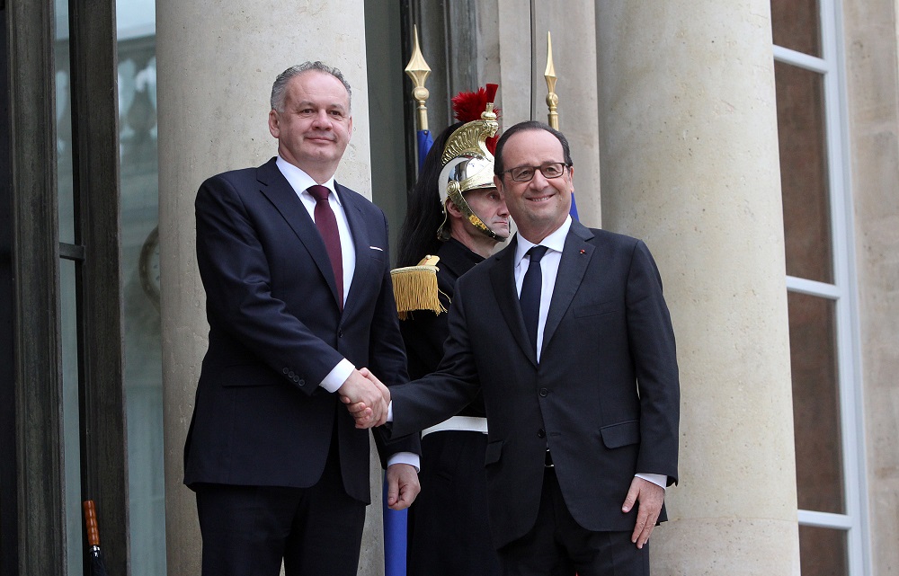Kiska vo Francúzsku diskutoval s prezidentom Hollandom