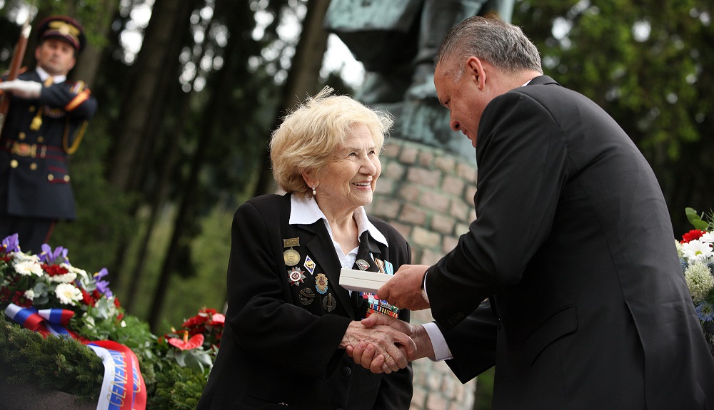 Prezident si v Makove uctil hrdinov druhej svetovej vojny