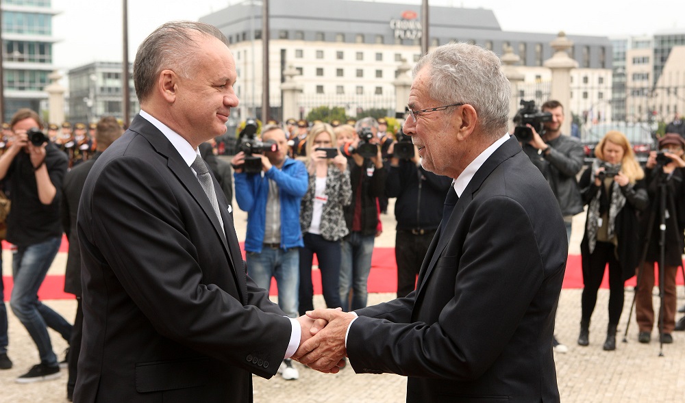 Kiska welcomed the Austrian president during on an official visit