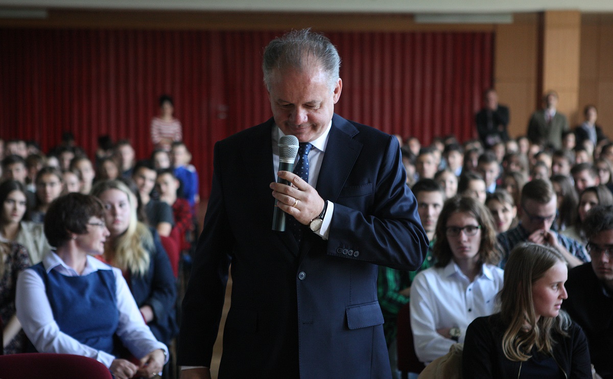 Prezident navštívil slovenské a maďarské gymnázium v Šamoríne 