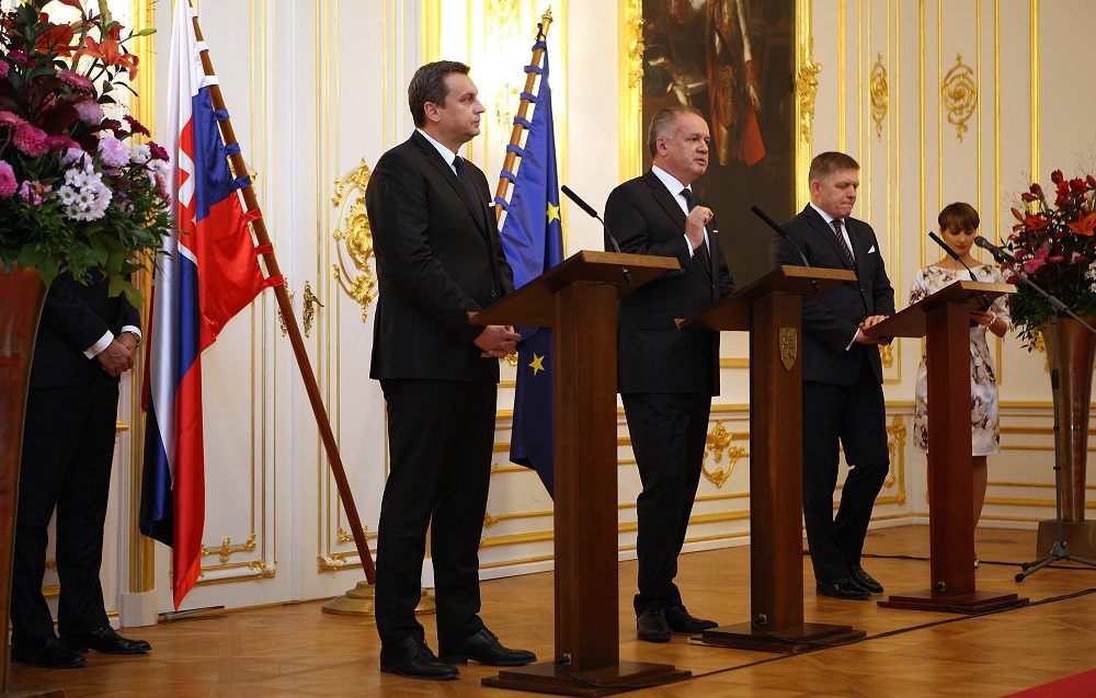 Vyhlásenie prezidenta, predsedu Národnej rady a predsedu vlády k EÚ a NATO