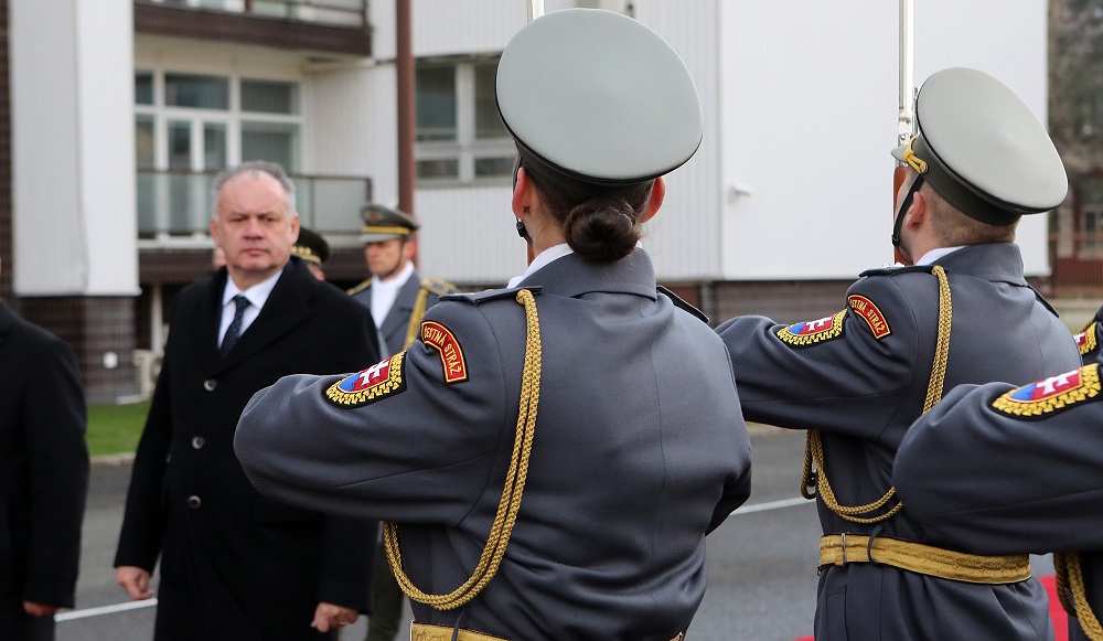 Prezident navštívil ministerstvo obrany