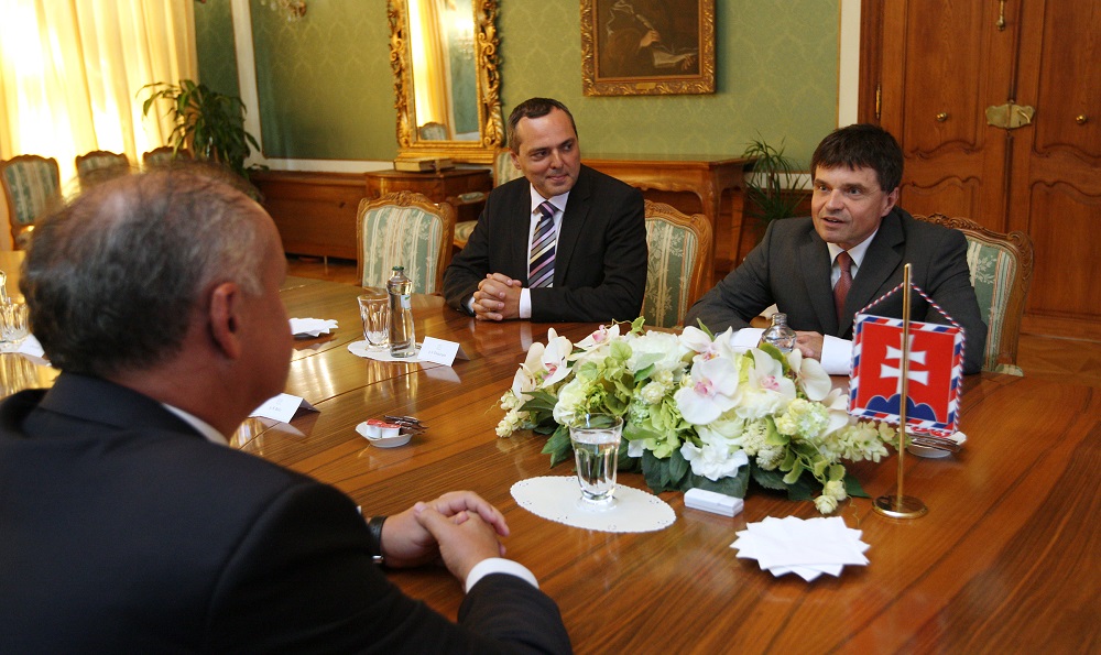 Andrej Kiska sa pýtal ministra Plavčana na zmeny v školstve