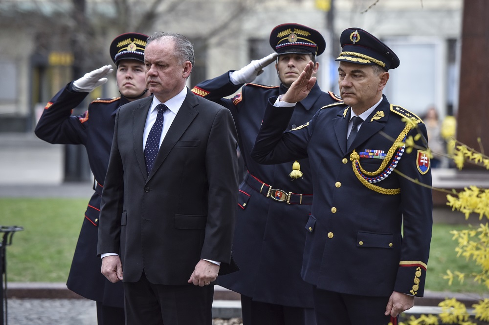 Prezident: Účastníci Sviečkovej manifestácie preukázali obrovskú odvahu