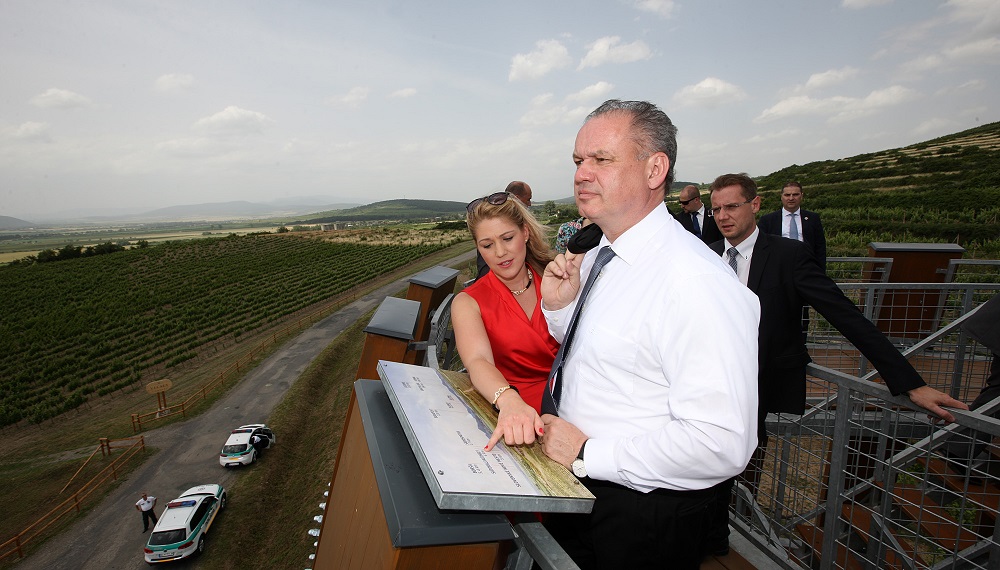 Andrej Kiska navštívil Trebišov a Tokaj, diskutoval o nezamestnanosti