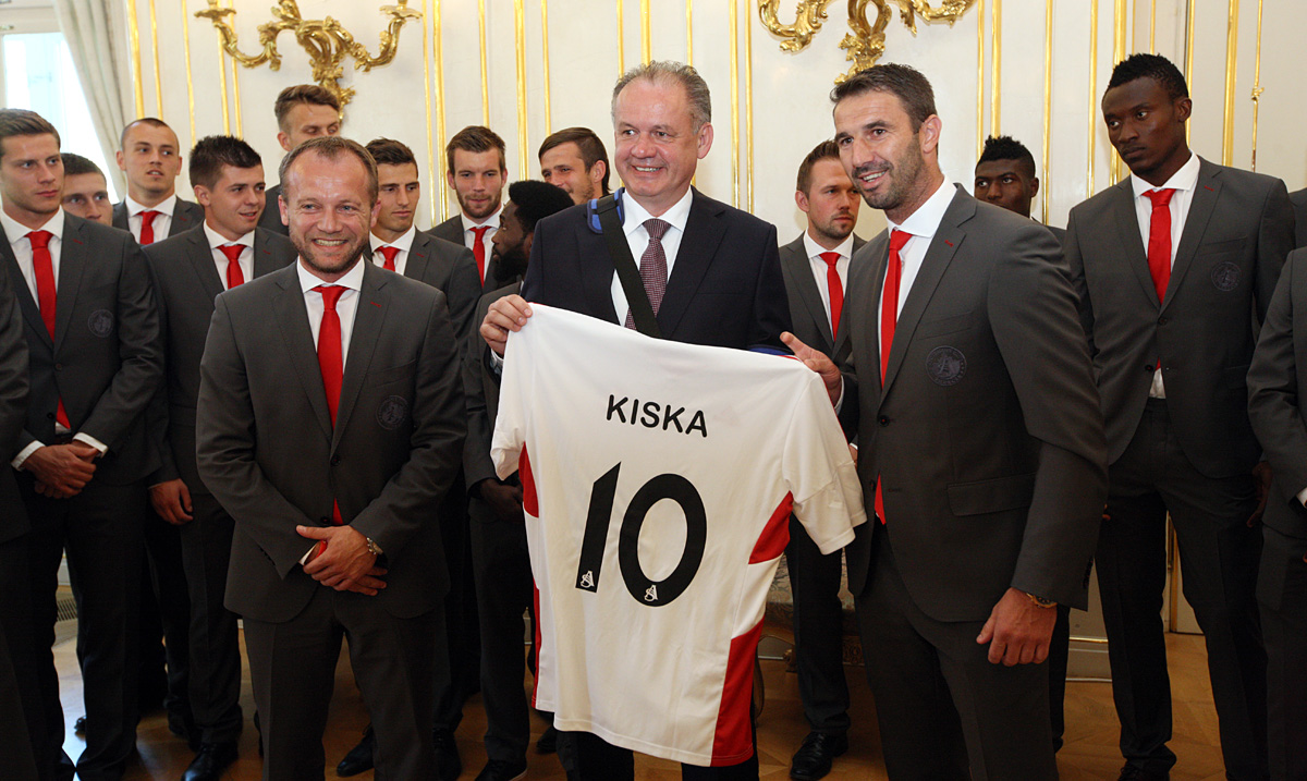 Kiska prijal víťazov futbalovej ligy AS Trenčín: Pre mladých ste vzormi