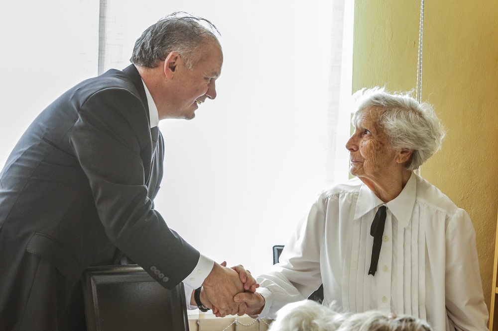 Na Štedrý deň navštívil prezident nemocnicu a seniorov