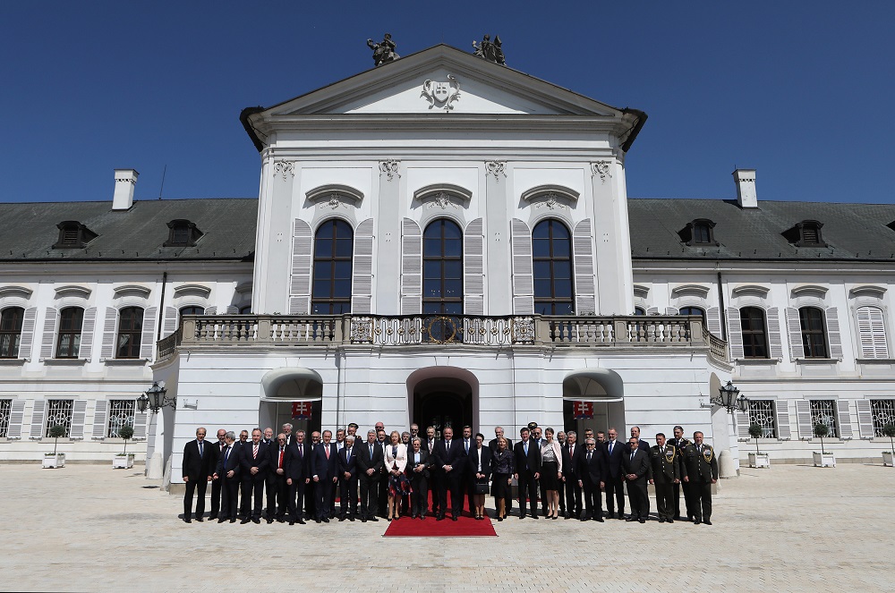 Prezident usporiadal slávnostný obed k 15. výročiu vstupu SR do EÚ a NATO